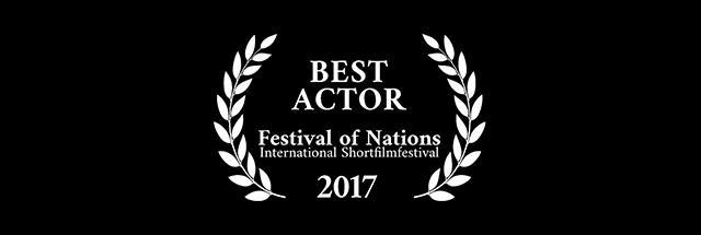 هادی افتخارزاده جایزه بهترین بازیگر مرد جشنواره فیلم ملل اتریش را دریافت کرد
